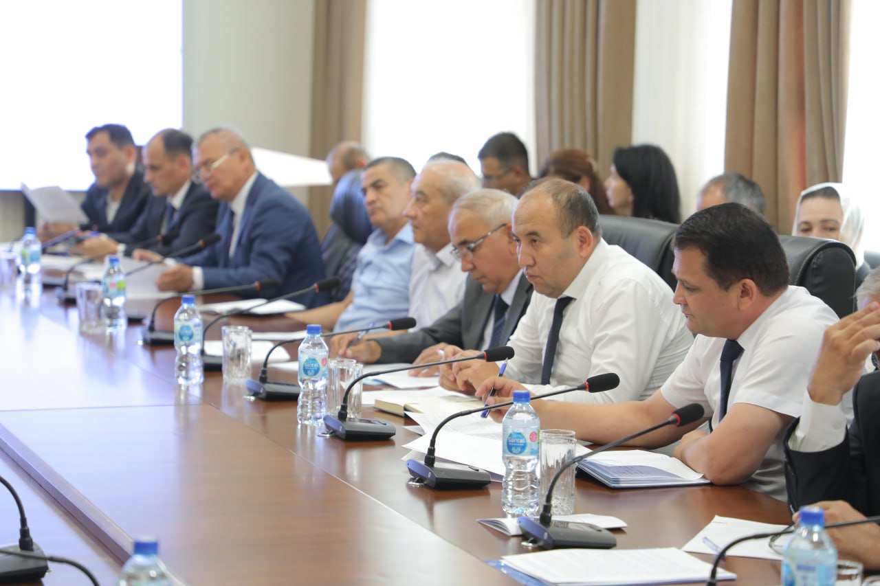 Pedagog xodimlar malakasini oshirish tizimini takomillashtirish masalalari muhokama qilindi (4)