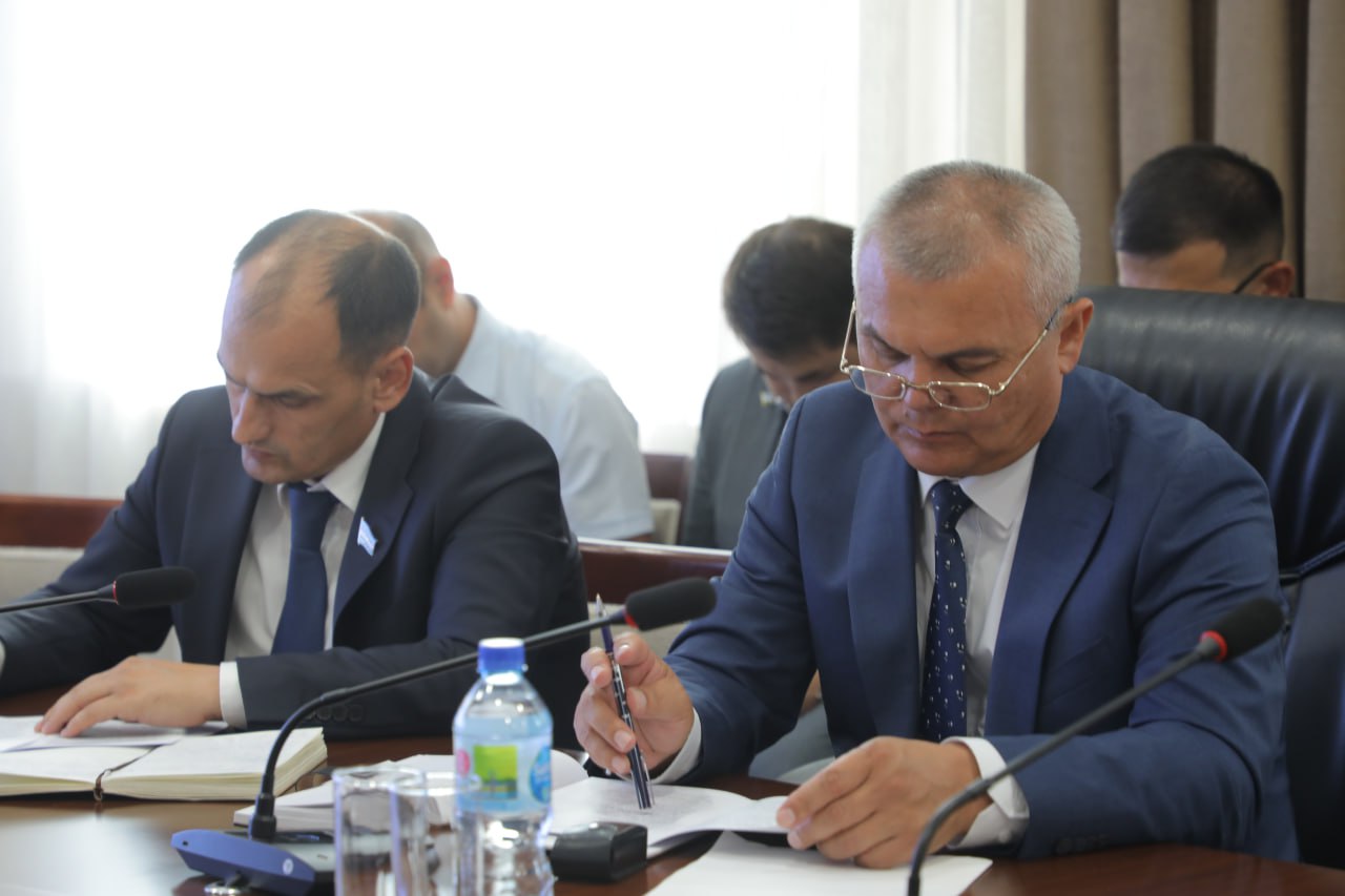 Pedagog xodimlar malakasini oshirish tizimini takomillashtirish masalalari muhokama qilindi (6)