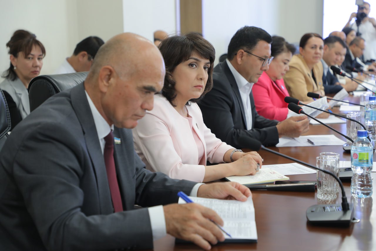 Pedagog xodimlar malakasini oshirish tizimini takomillashtirish masalalari muhokama qilindi (2)