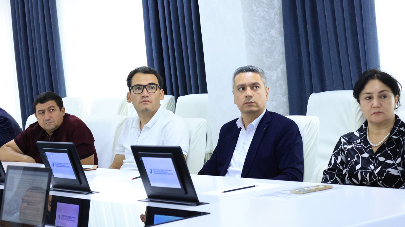 Qayta tayyorlash va malaka oshirish muassasalarida  “Mustaqillik darslari” yuqori saviyada tashkil etilmoqda.