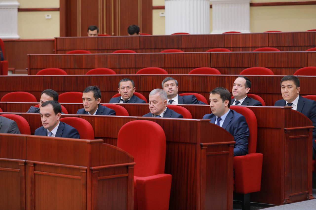 Oliy Majlis Qonunchilik palatasining majlisida Oliy ta’lim, fan va innovatsiyalar vaziri Qo'ngrotboy Sharipovning axboroti eshitildi.