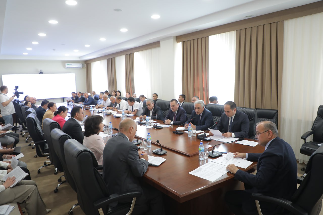 Pedagog xodimlar malakasini oshirish tizimini takomillashtirish masalalari muhokama qilindi (3)