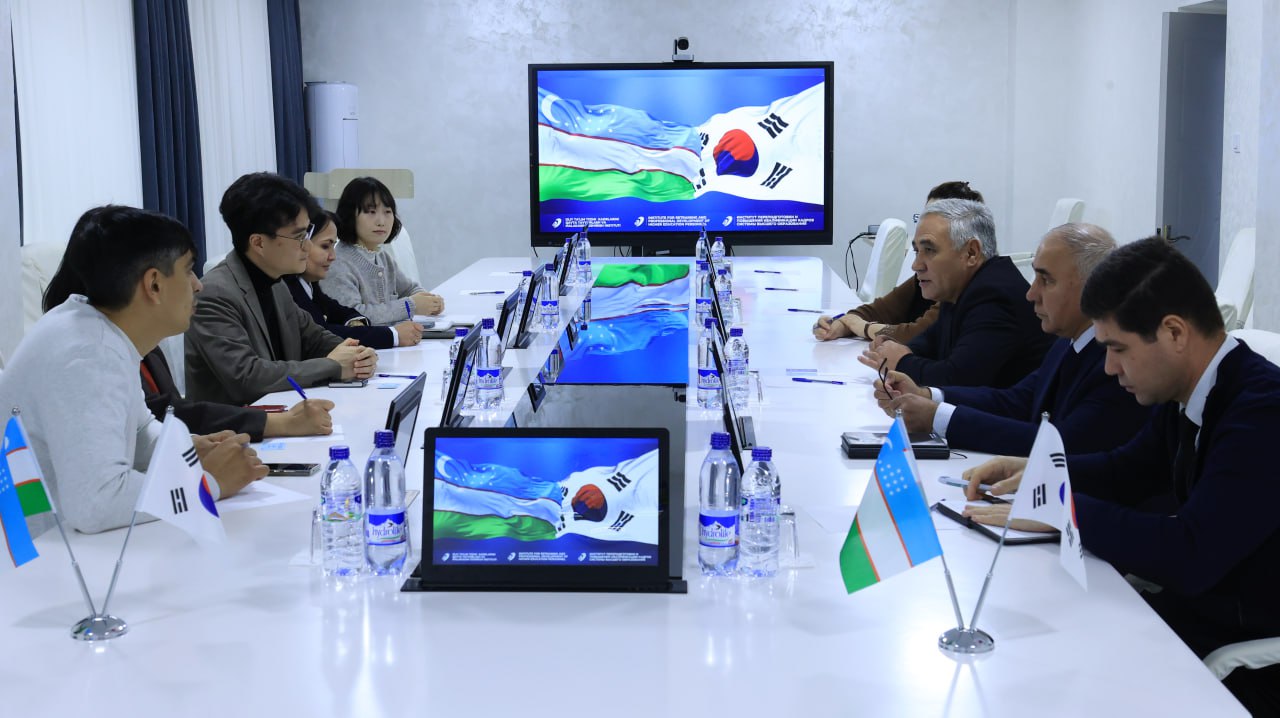 Oliy ta’lim tizimi kadrlarini qayta tayyorlash va malakasini oshirish instituti rahbariyati hamda Janubiy Koreyaning Keimyung universiteti professori Yu Sung Keun boshchiligidagi delegatsiya a’zolari ishtirokida rasmiy uchrashuv
